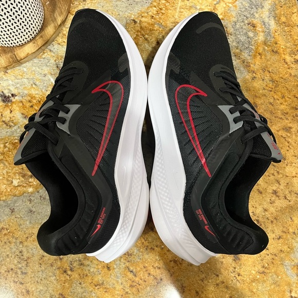 Nike Quest 5 size 10.5 - Picture 6 of 9